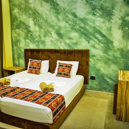Te Bujtina Hotel- Cozy Stay With Traditional Breakfast Near Beach Golem  Esterno foto