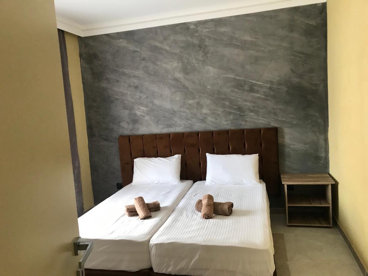 Te Bujtina Hotel- Cozy Stay With Traditional Breakfast Near Beach Golem  Esterno foto