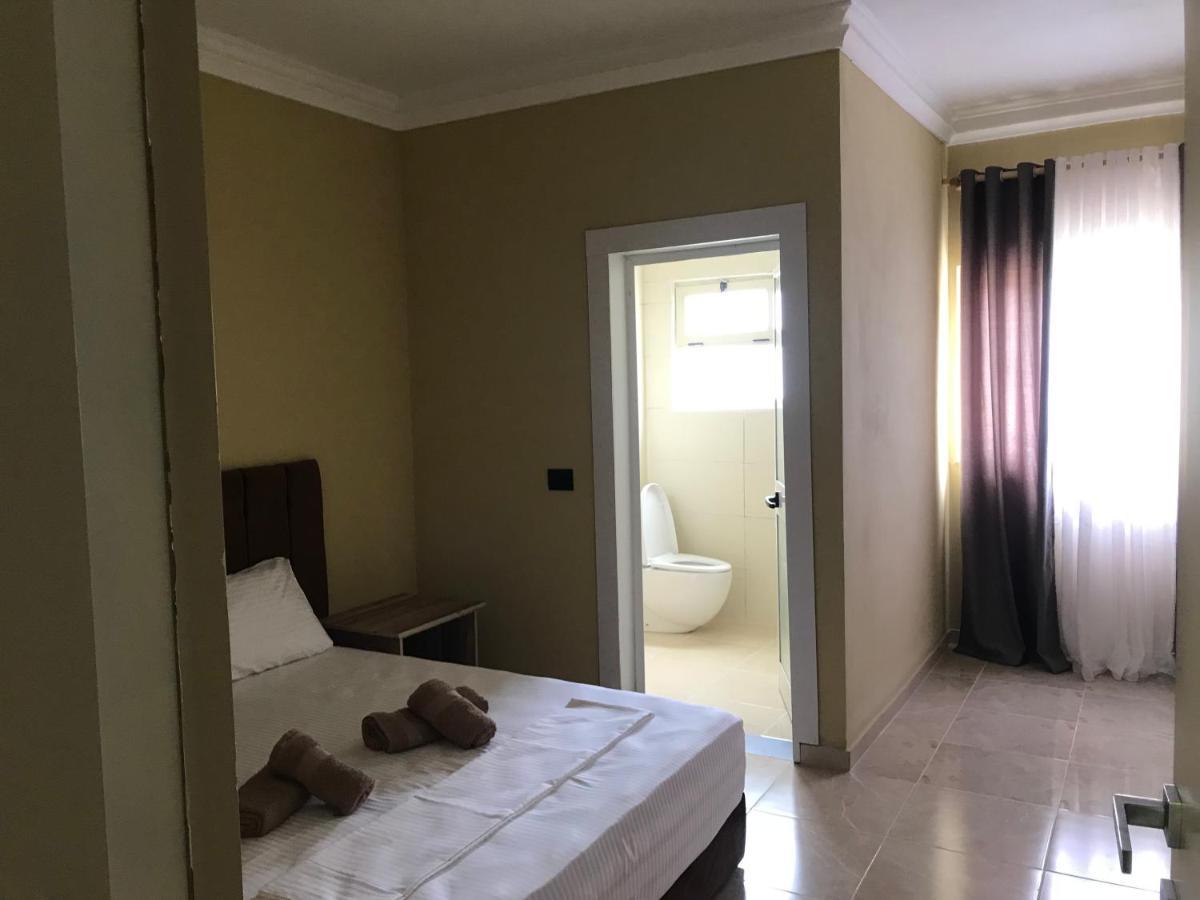 Te Bujtina Hotel- Cozy Stay With Traditional Breakfast Near Beach Golem  Esterno foto