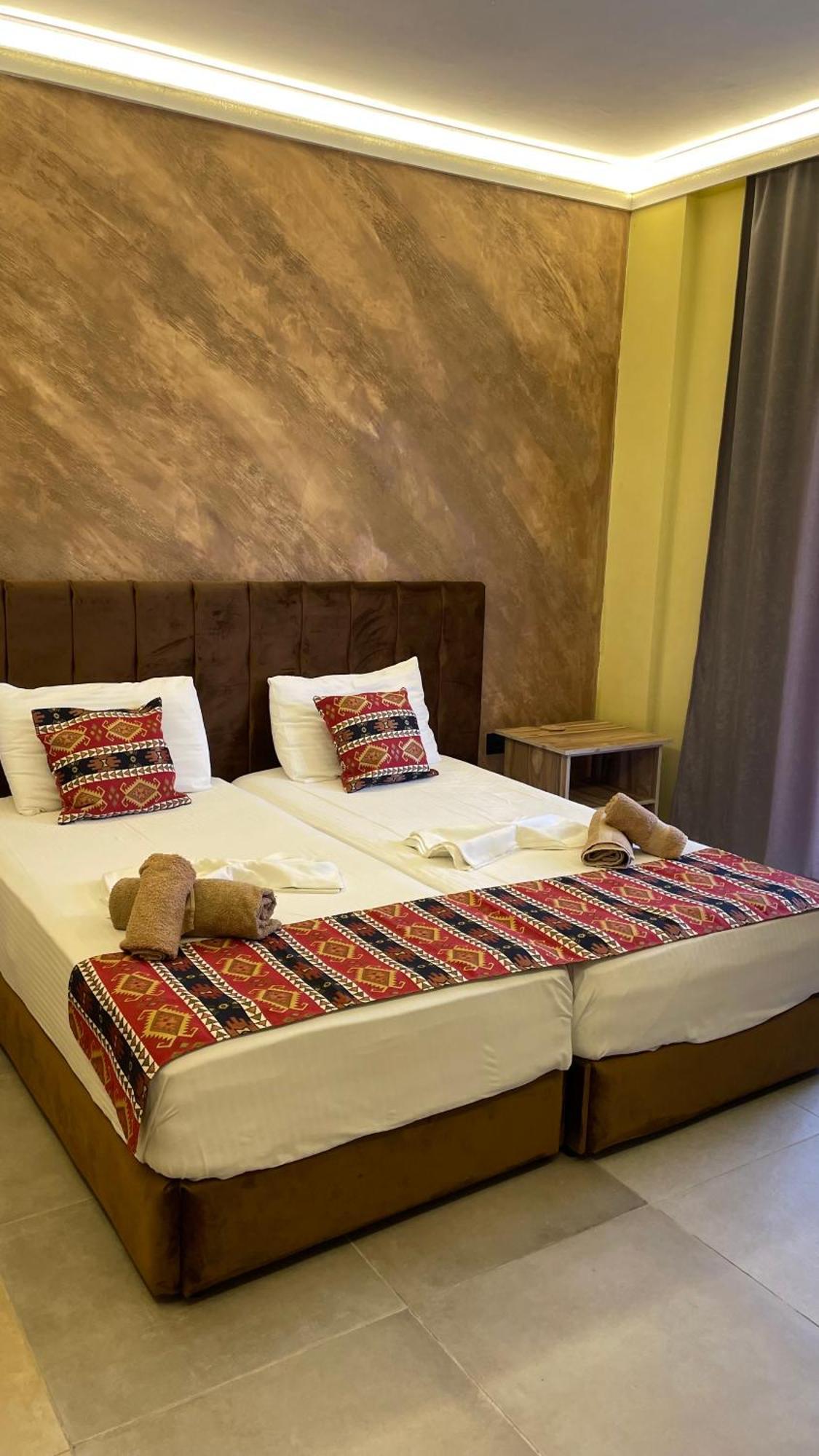 Te Bujtina Hotel- Cozy Stay With Traditional Breakfast Near Beach Golem  Esterno foto