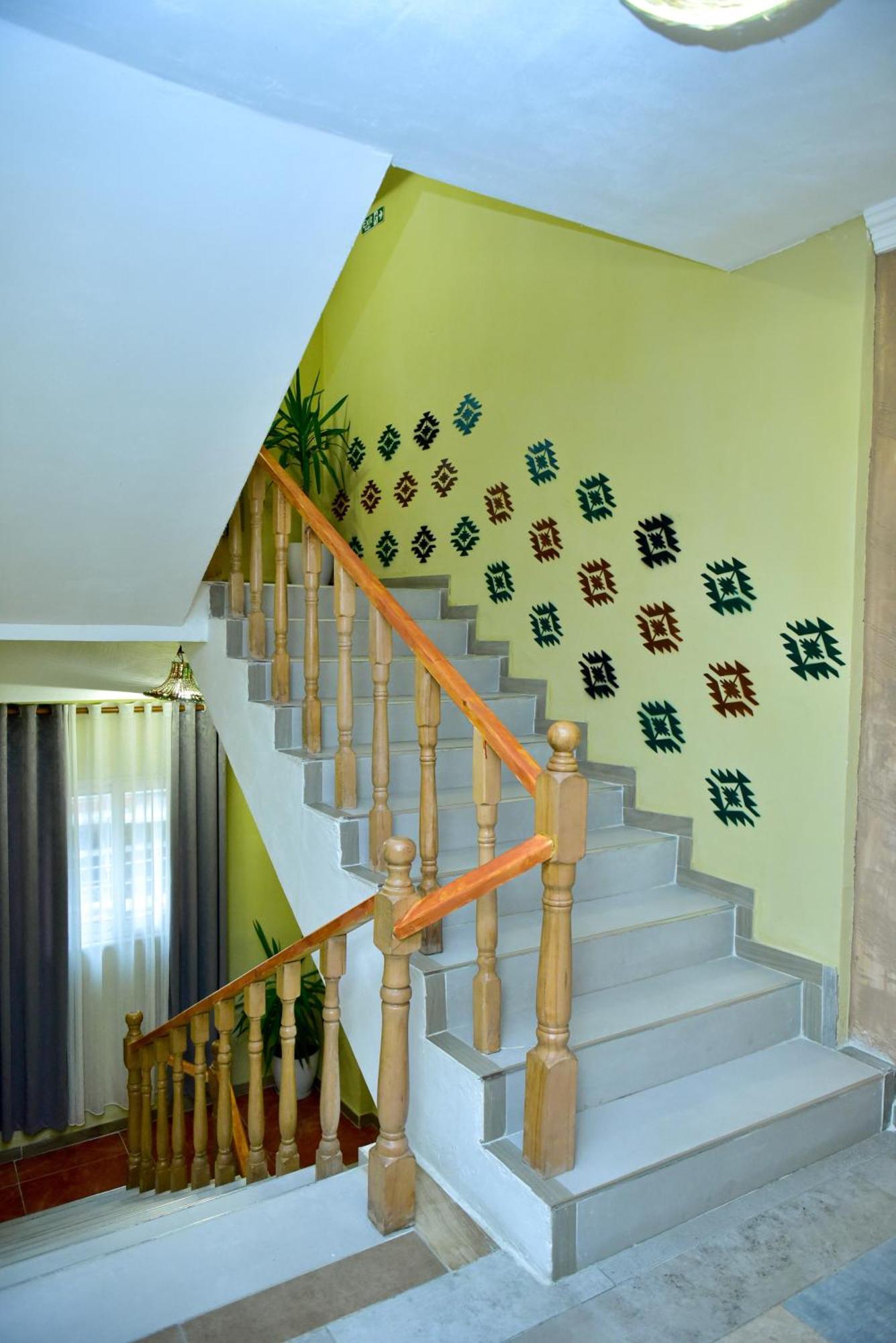 Te Bujtina Hotel- Cozy Stay With Traditional Breakfast Near Beach Golem  Esterno foto