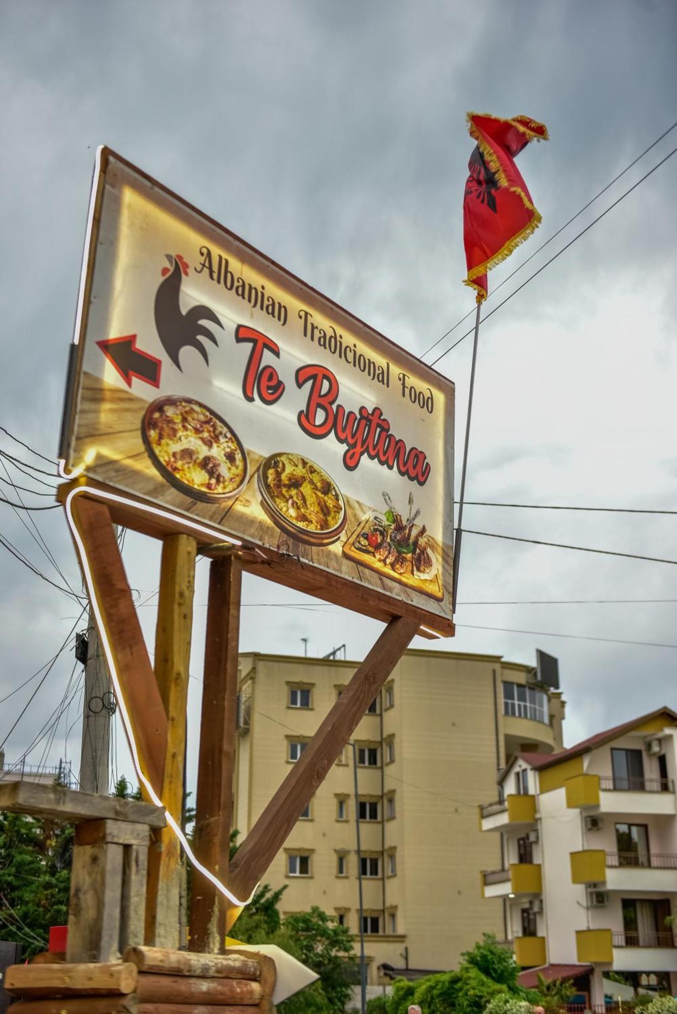 Te Bujtina Hotel- Cozy Stay With Traditional Breakfast Near Beach Golem  Esterno foto
