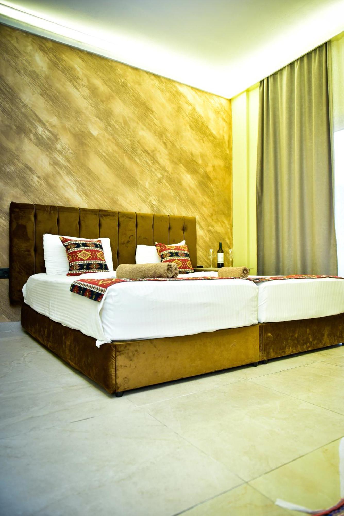 Te Bujtina Hotel- Cozy Stay With Traditional Breakfast Near Beach Golem  Esterno foto