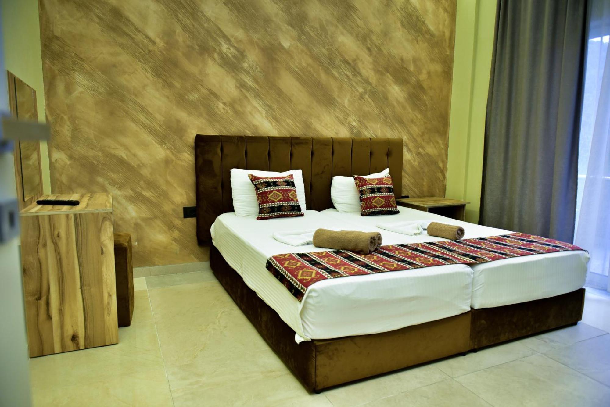 Te Bujtina Hotel- Cozy Stay With Traditional Breakfast Near Beach Golem  Esterno foto