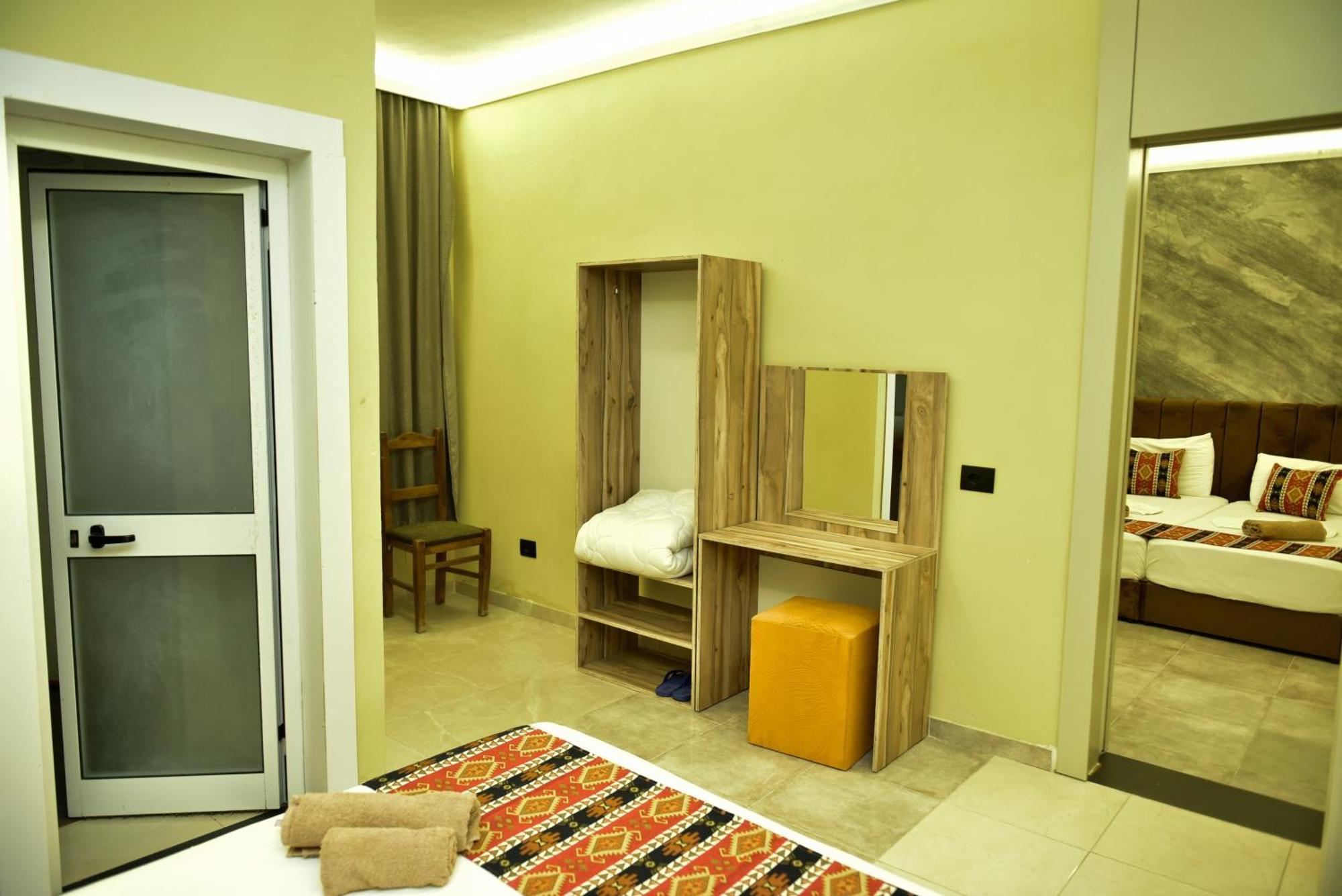 Te Bujtina Hotel- Cozy Stay With Traditional Breakfast Near Beach Golem  Esterno foto